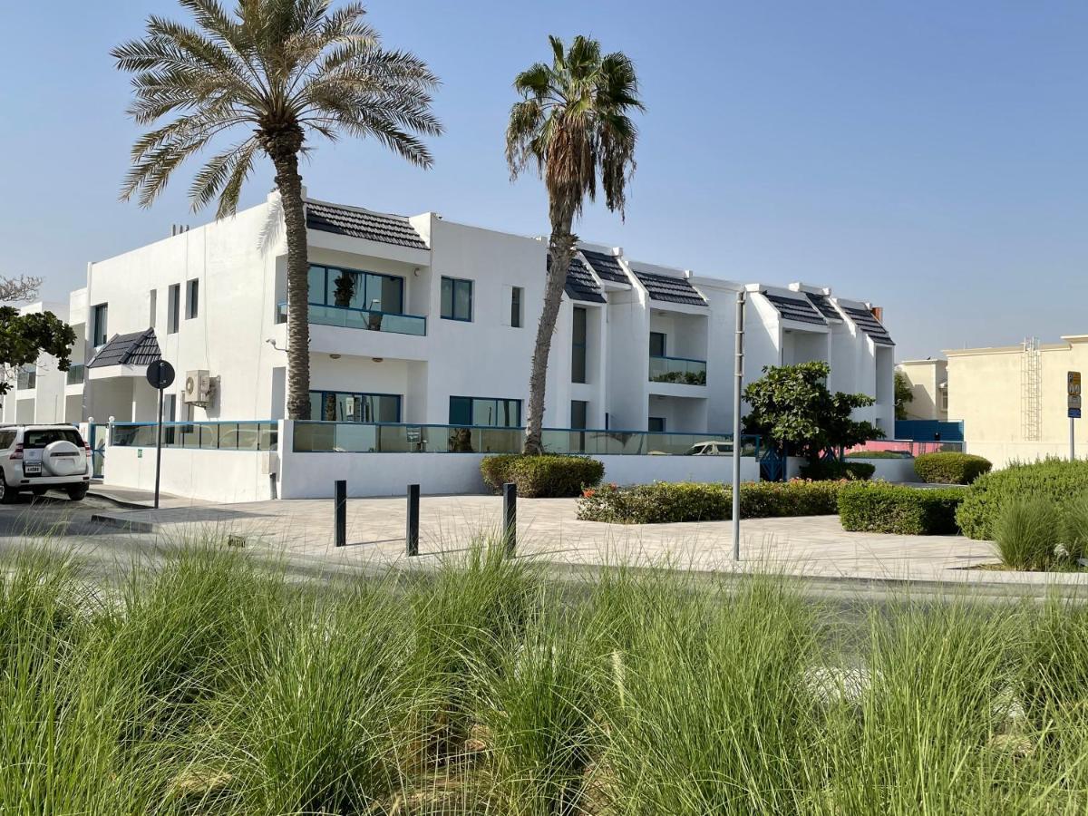 Al Corniche Hotel Sharjah Bagian luar foto