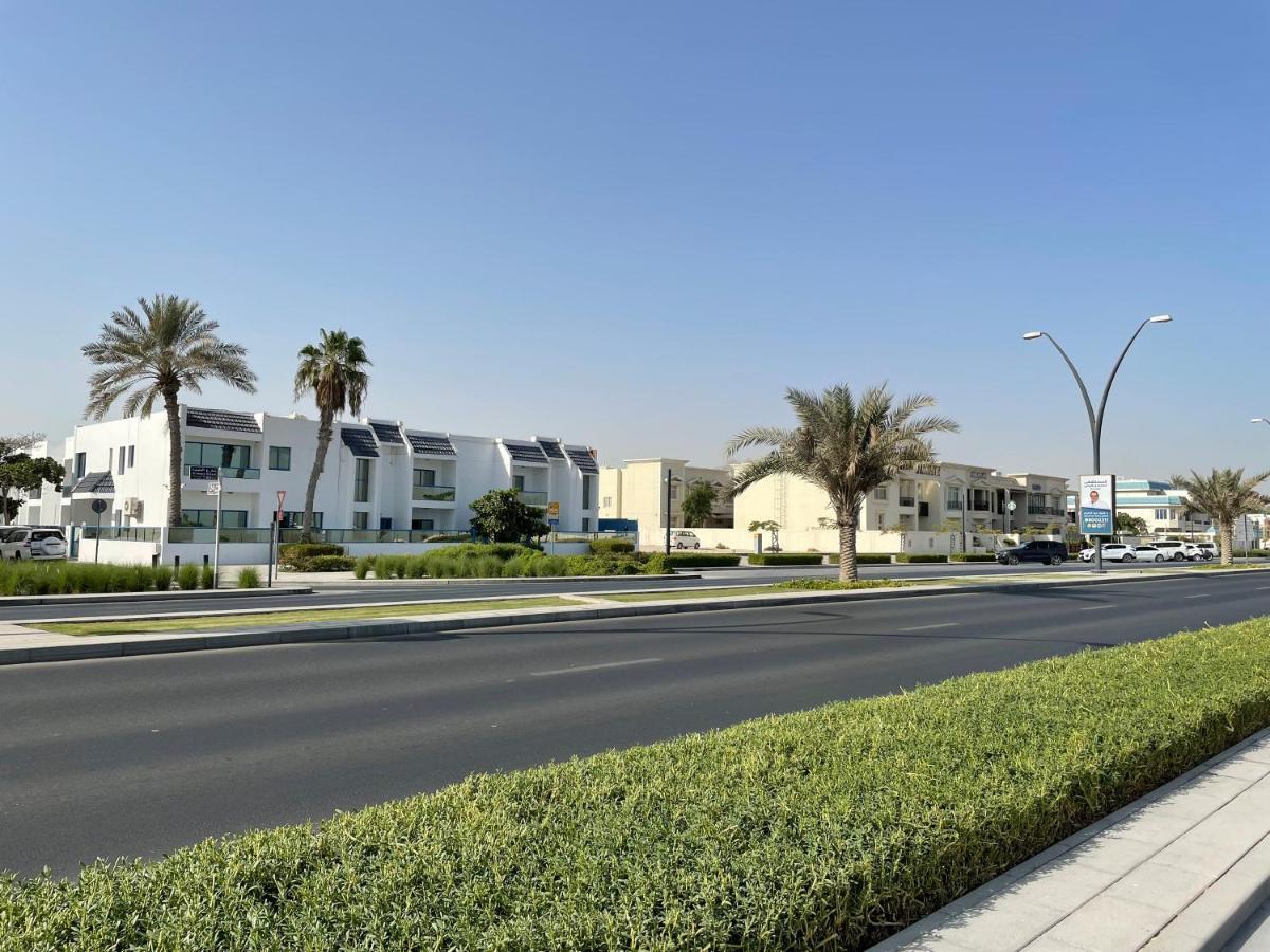 Al Corniche Hotel Sharjah Bagian luar foto