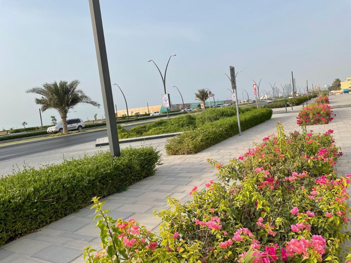 Al Corniche Hotel Sharjah Bagian luar foto