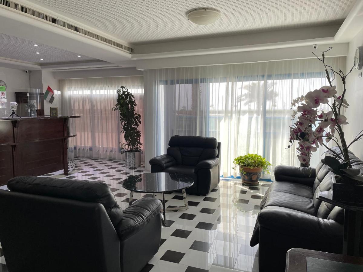 Al Corniche Hotel Sharjah Bagian luar foto