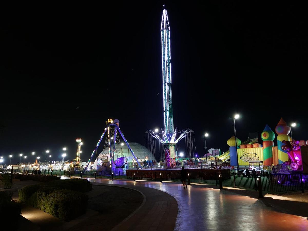 Al Corniche Hotel Sharjah Bagian luar foto