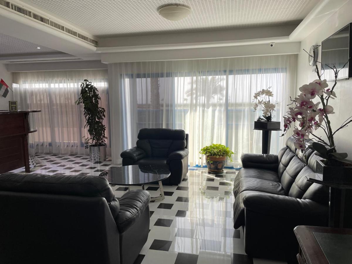 Al Corniche Hotel Sharjah Bagian luar foto