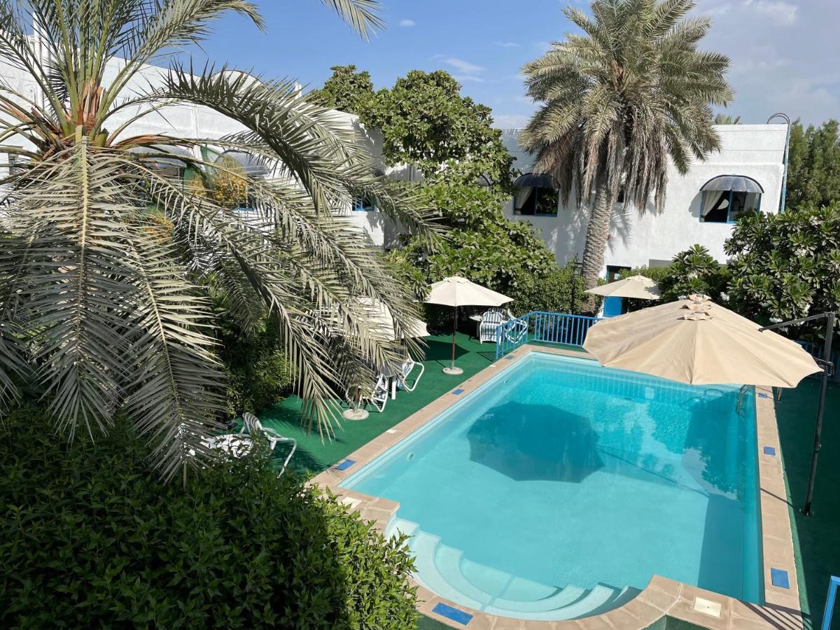 Al Corniche Hotel Sharjah Bagian luar foto