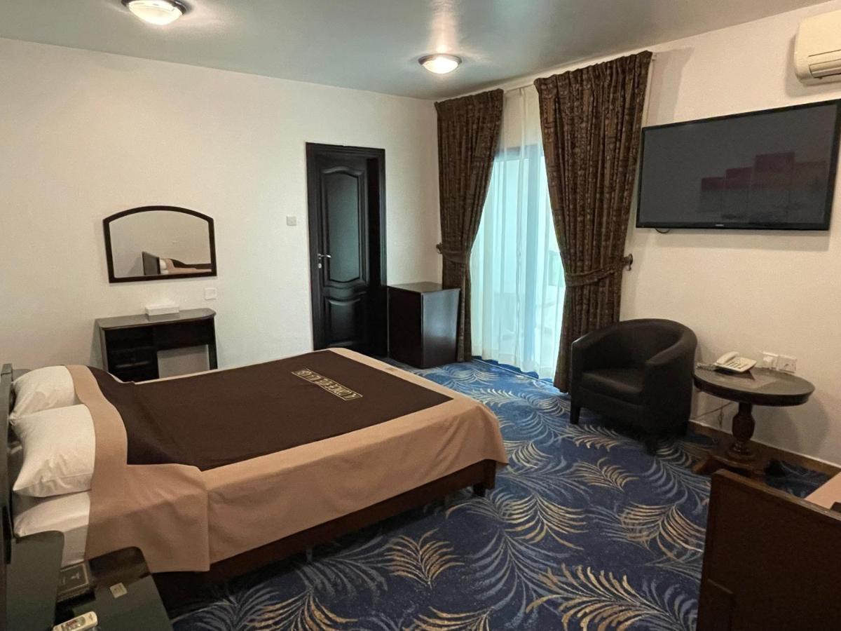 Al Corniche Hotel Sharjah Bagian luar foto