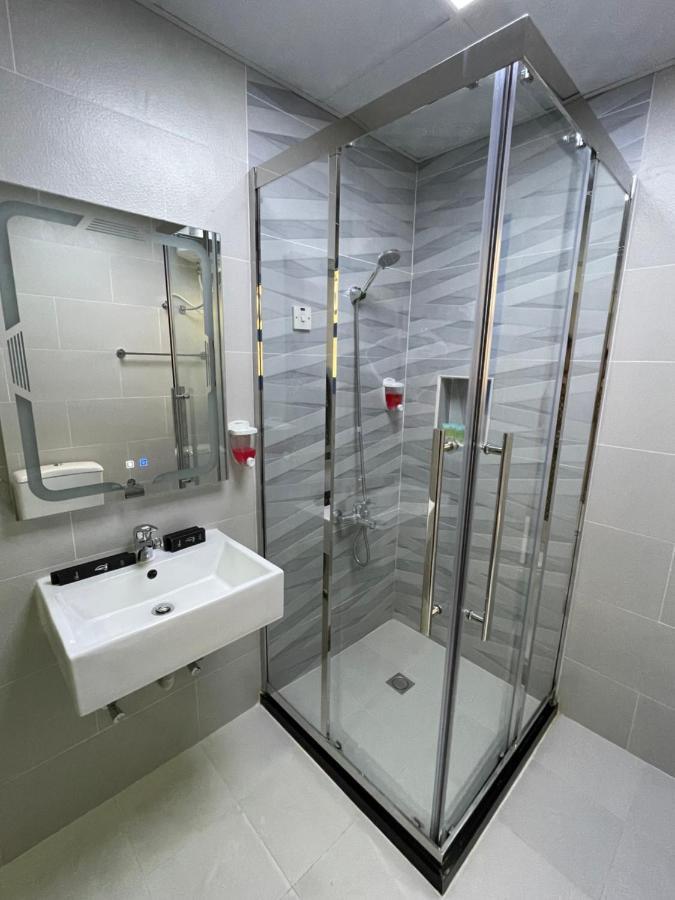 Al Corniche Hotel Sharjah Bagian luar foto