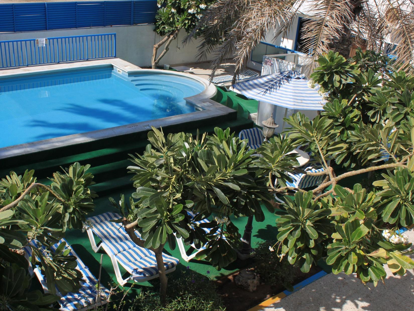 Al Corniche Hotel Sharjah Bagian luar foto