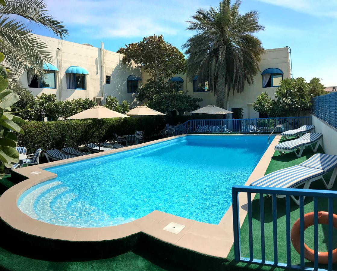 Al Corniche Hotel Sharjah Bagian luar foto