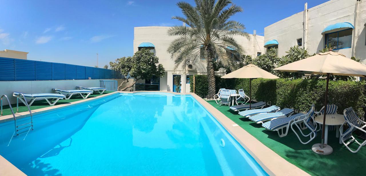 Al Corniche Hotel Sharjah Bagian luar foto