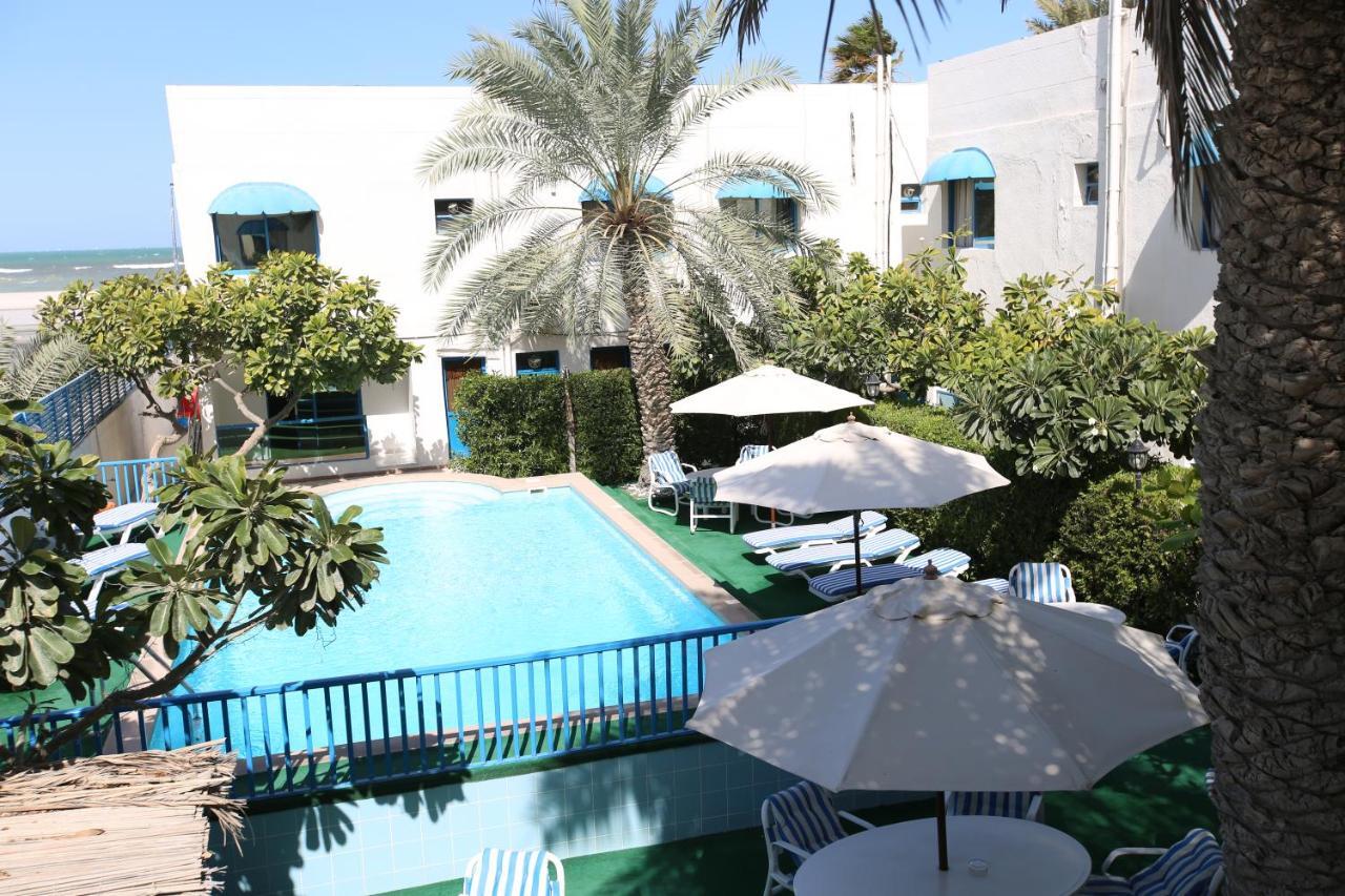 Al Corniche Hotel Sharjah Bagian luar foto