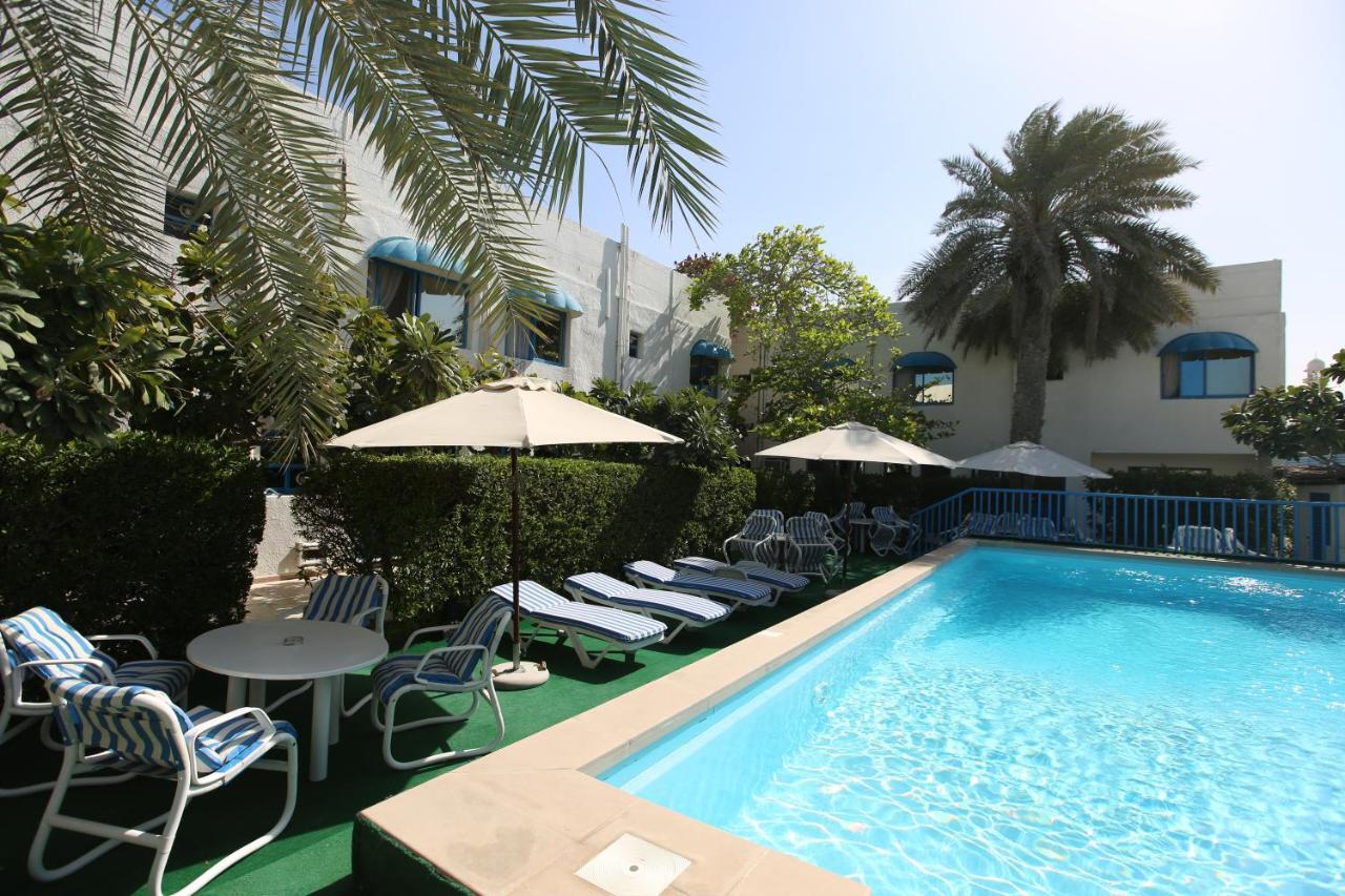 Al Corniche Hotel Sharjah Bagian luar foto