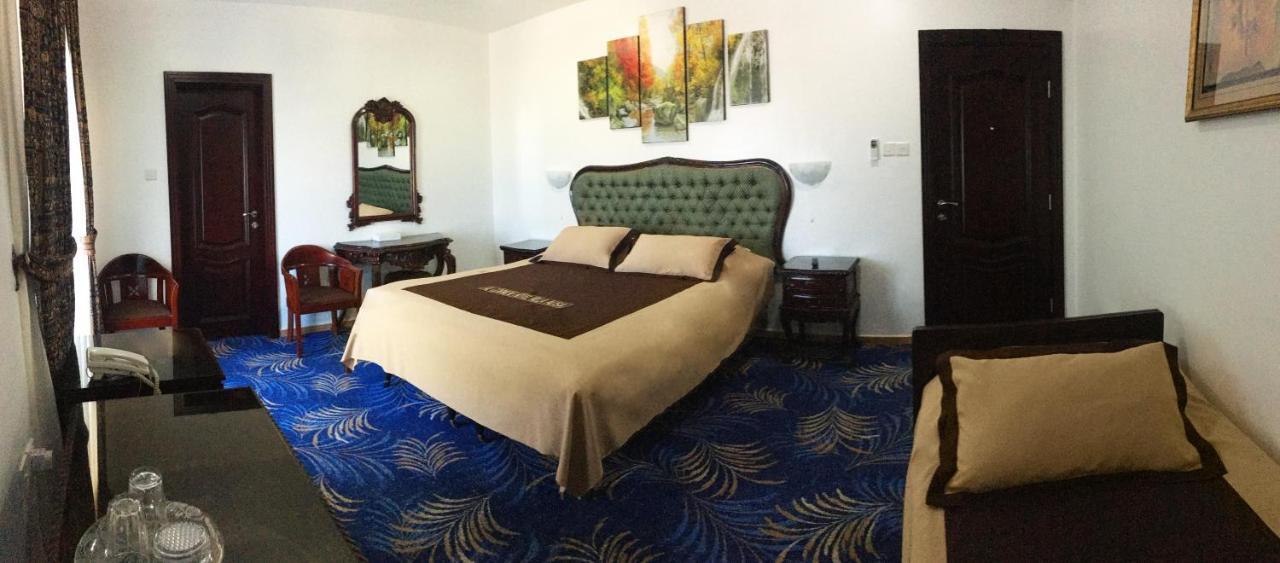 Al Corniche Hotel Sharjah Bagian luar foto