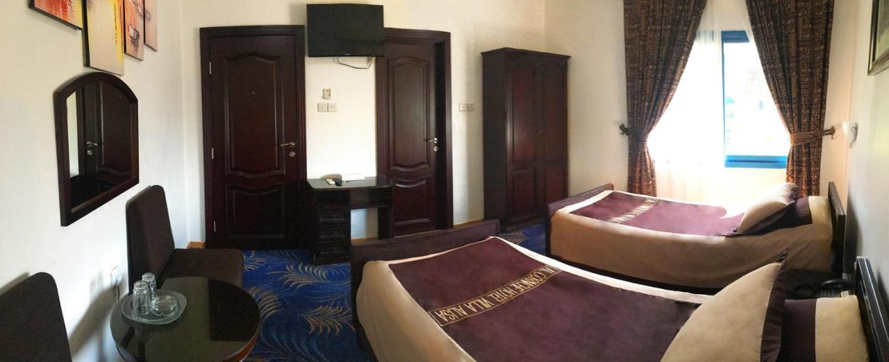 Al Corniche Hotel Sharjah Bagian luar foto